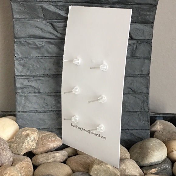 Trio Dainty Earrings IT’S THE LITTLE THINGS Card - Picture 2 of 5